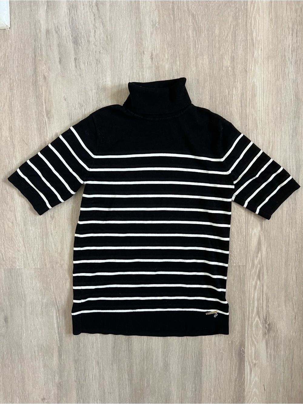 Anne Klein Black & White Stripe Short Sleeve Light weight Sweater Turtleneck Med